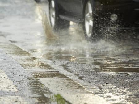 AMSCG: Oprez zbog mokrih puteva AMSCG: Oprez zbog mokrih puteva