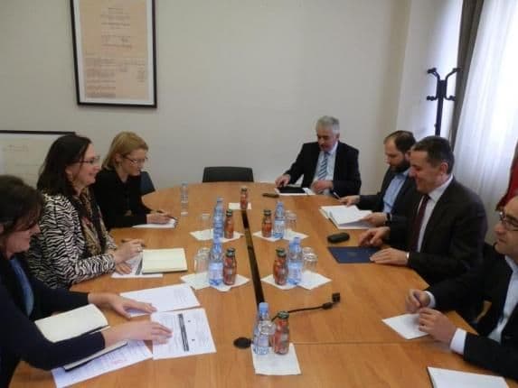 Šira saradnja sa SB u povećanju efikasnosti javnih finansija i fiskalne konsolidacije Šira saradnja sa SB u povećanju efikasnosti javnih finansija i fiskalne konsolidacije