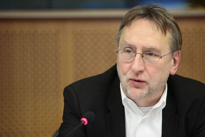 Dogovor Brisela i Vašingtona visi o koncu Dogovor Brisela i Vašingtona visi o koncu