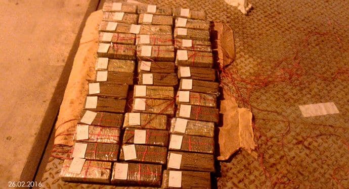 Debeli brijeg: Zaplijenili oko 28 kilograma heroina vrijednog dva miliona (FOTO) Debeli brijeg: Zaplijenili oko 28 kilograma heroina vrijednog dva miliona (FOTO)