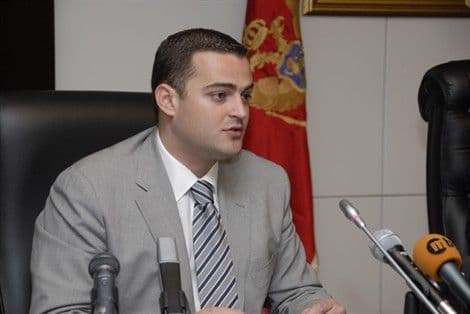 HILJADU PLUS: Otplatu kredita vezati za trenutak ulaska u stan HILJADU PLUS: Otplatu kredita vezati za trenutak ulaska u stan