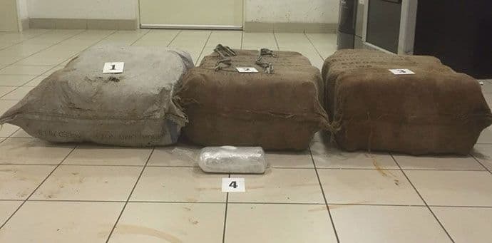 UP: Nikšićanin "pao" na Zabjelu sa 1,1 kg heroina i 60 kg skanka UP: Nikšićanin "pao" na Zabjelu sa 1,1 kg heroina i 60 kg skanka