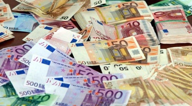 Svaki građanin u prosjeku duguje 3.000 eura Svaki građanin u prosjeku duguje 3.000 eura