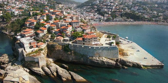 Politička kriza u Ulcinju: Izbore ne isključuju, a žele u krilo DPS-a Politička kriza u Ulcinju: Izbore ne isključuju, a žele u krilo DPS-a