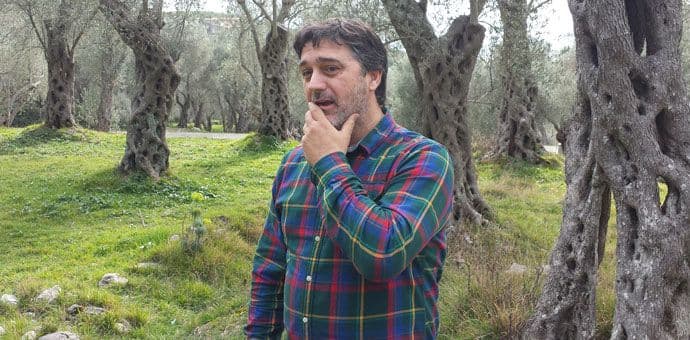 Od ploda masline ulje, od drveta ručni rad Od ploda masline ulje, od drveta ručni rad