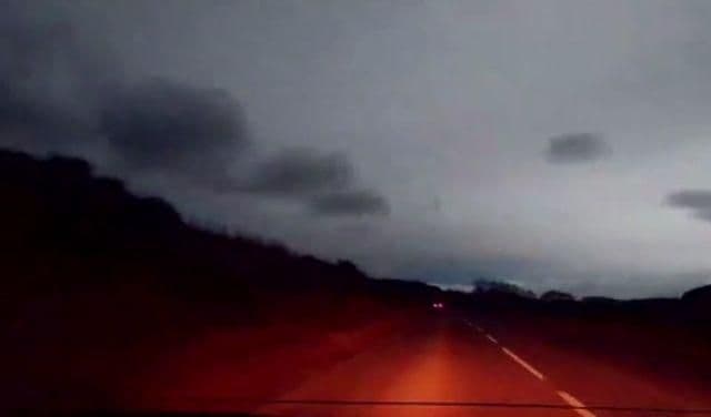 Svi su zvali policiju: Nebo je obasjala čudna svjetlost, a kuće su se tresle Svi su zvali policiju: Nebo je obasjala čudna svjetlost, a kuće su se tresle