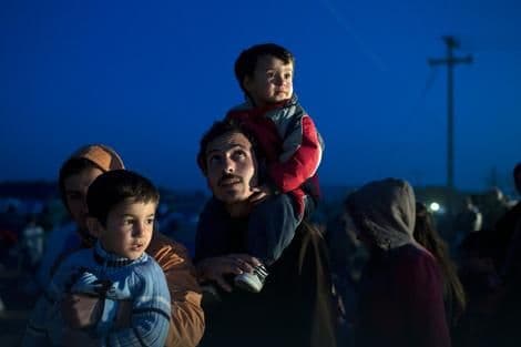 DRAMA ZBOG MIGRANATA: Albanija rasporedila policiju na granici DRAMA ZBOG MIGRANATA: Albanija rasporedila policiju na granici