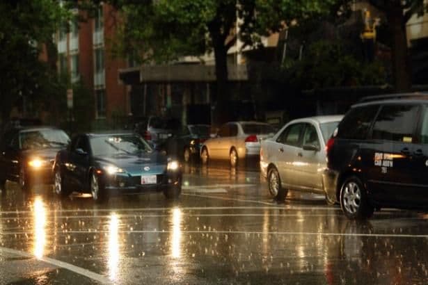 AMSCG: Putevi mokri i klizavi AMSCG: Putevi mokri i klizavi