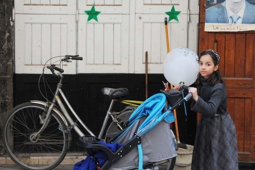 Stanovnici Alepa predahnuli nakon prekida bombardovanja, djeca izašla u parkove Stanovnici Alepa predahnuli nakon prekida bombardovanja, djeca izašla u parkove