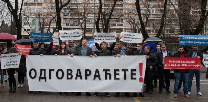 Održan performans Kluba mladih NOVE: „Odgovaraćete!“ Održan performans Kluba mladih NOVE: „Odgovaraćete!“