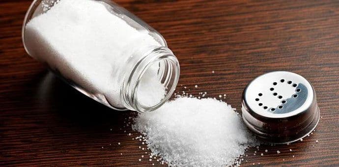 Naučnici: Nema čvrstih dokaza da je so loša po zdravlje Naučnici: Nema čvrstih dokaza da je so loša po zdravlje