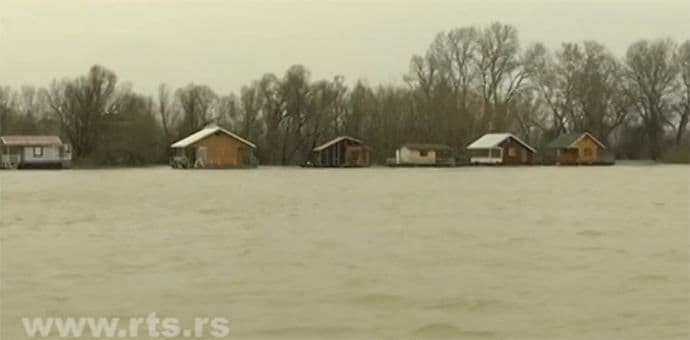 Vanredna situacija u Čačku, Lučanima i Arilju zbog poplava Vanredna situacija u Čačku, Lučanima i Arilju zbog poplava