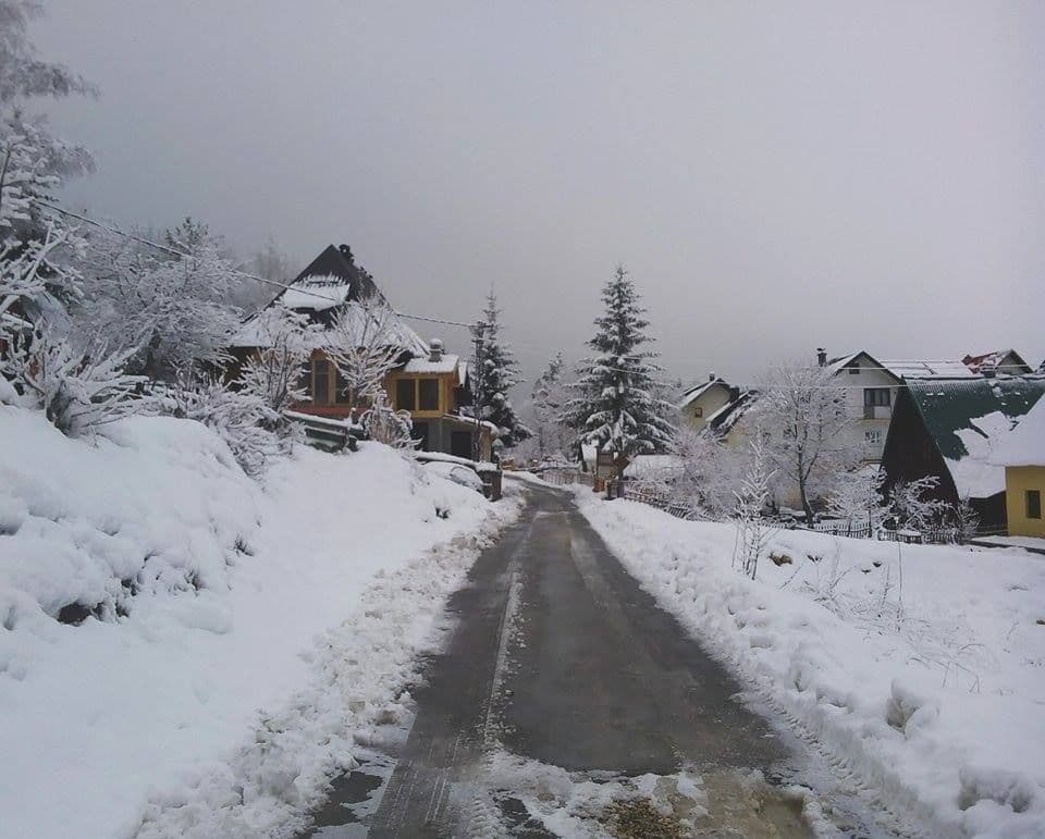 Akcija mladića na Žabljaku: Ukrali snjegočistač, očistili ulicu i pobjegli Akcija mladića na Žabljaku: Ukrali snjegočistač, očistili ulicu i pobjegli