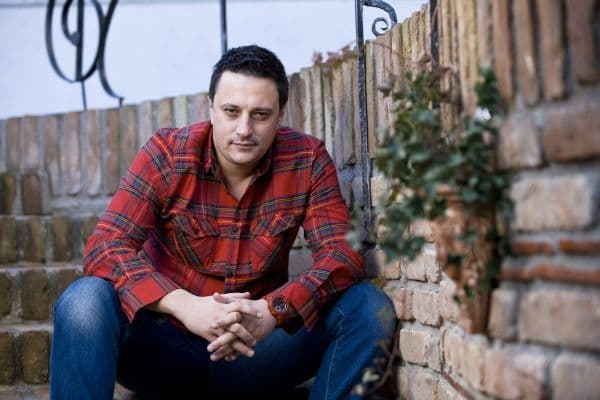 Andrija Milošević posvetio pjesmu Draganu Nikoliću: Bio jednom jedan čovjek... Andrija Milošević posvetio pjesmu Draganu Nikoliću: Bio jednom jedan čovjek...