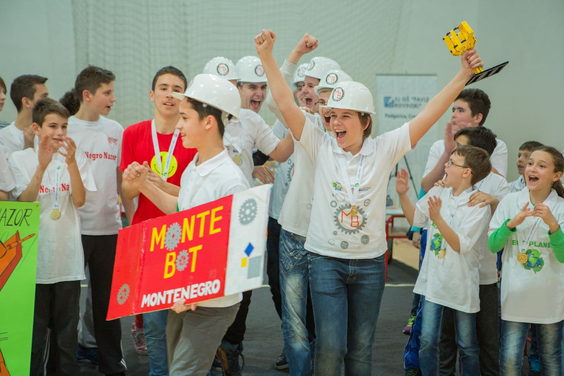 Tim Montebot pobjednik takmičenja iz robotike Tim Montebot pobjednik takmičenja iz robotike