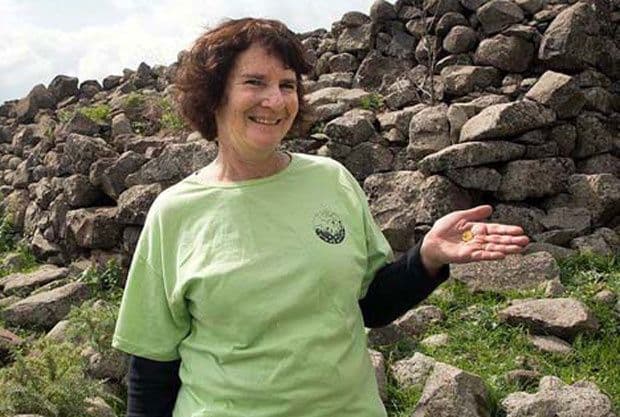 Izraelski izletnik pronašao 2. 000 godina star zlatnik Izraelski izletnik pronašao 2. 000 godina star zlatnik