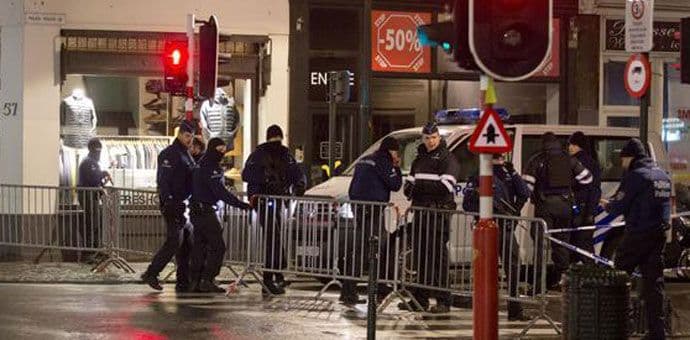 Brisel: Racija zbog Pariza, pucano na policiju Brisel: Racija zbog Pariza, pucano na policiju