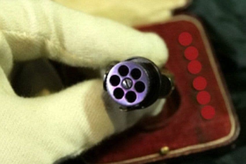 Prodaje se najmanji pištolj na svijetu: Veličine nokta, a nosi se kao prsten Prodaje se najmanji pištolj na svijetu: Veličine nokta, a nosi se kao prsten