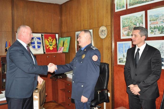 Opština Pljevlja nagradila najboljeg policajca Opština Pljevlja nagradila najboljeg policajca