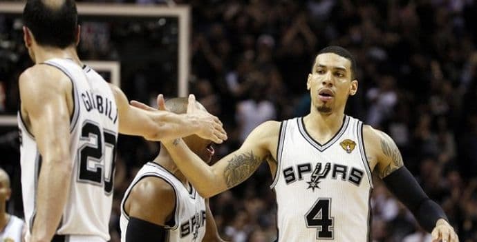 NBA: Sparsi vratili brejk, Kavsi razbili Atlantu NBA: Sparsi vratili brejk, Kavsi razbili Atlantu