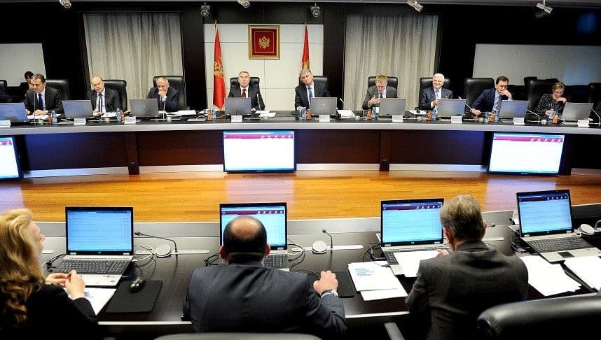 Skoro milijardu eura investicija u CG Skoro milijardu eura investicija u CG