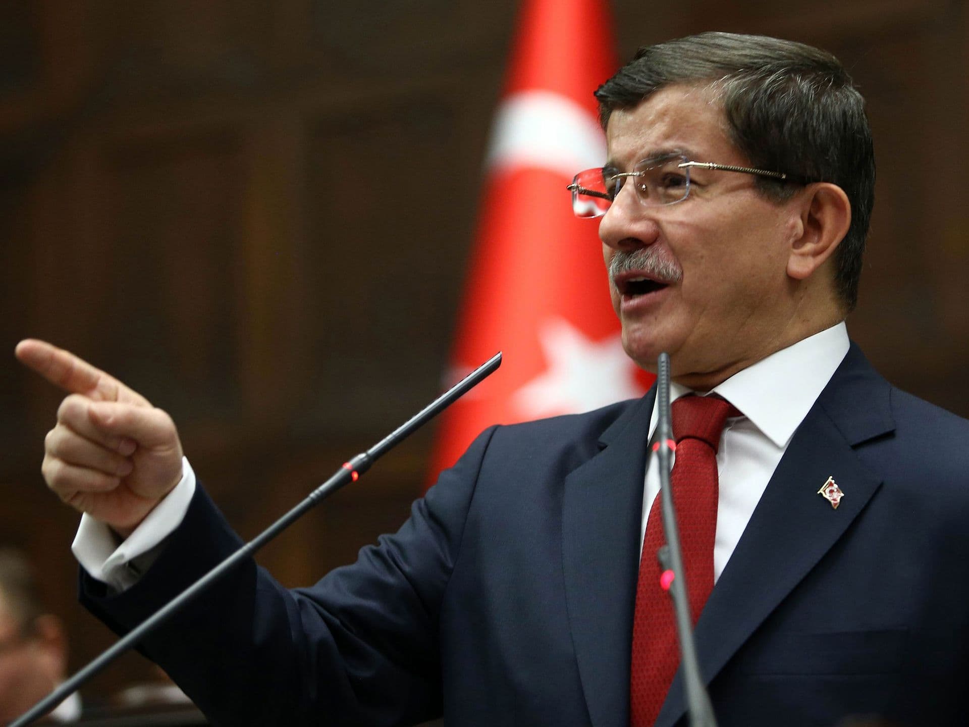 DAVUTOGLU: Napad u Istanbulu izveli "centri terorizma" DAVUTOGLU: Napad u Istanbulu izveli "centri terorizma"