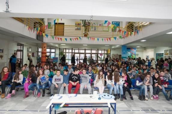 #SurfujPametno inicijativa: Edukacija osnovaca o bezbjednoj upotrebi interneta #SurfujPametno inicijativa: Edukacija osnovaca o bezbjednoj upotrebi interneta