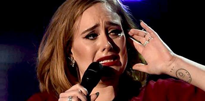 Adel krije porodičnu tajnu Adel krije porodičnu tajnu