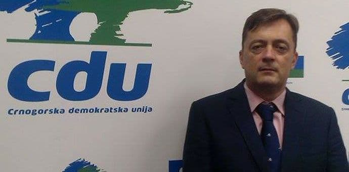 Cdu: Neozbiljna inicijativa Lukovca Cdu: Neozbiljna inicijativa Lukovca