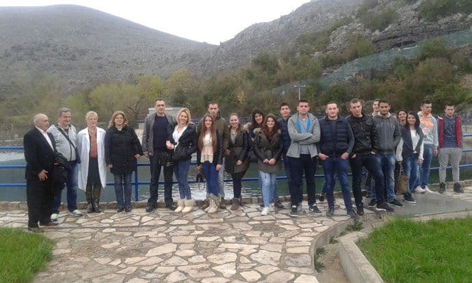 Učenici podgoričke srednje geodetske škole posjetili izvorište Bolje sestre Učenici podgoričke srednje geodetske škole posjetili izvorište Bolje sestre