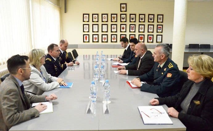 Šarkić sa generalom Hodžisom: Posjeta komandanta Kopnene vojske SAD za Evropu gest podrške Crnoj Gori Šarkić sa generalom Hodžisom: Posjeta komandanta Kopnene vojske SAD za Evropu gest podrške Crnoj Gori