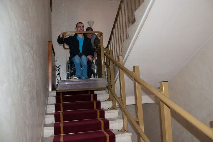 Delegacija EP pohvalila postavljanje novih rampi u Skupštini za osobe sa invaliditetom Delegacija EP pohvalila postavljanje novih rampi u Skupštini za osobe sa invaliditetom