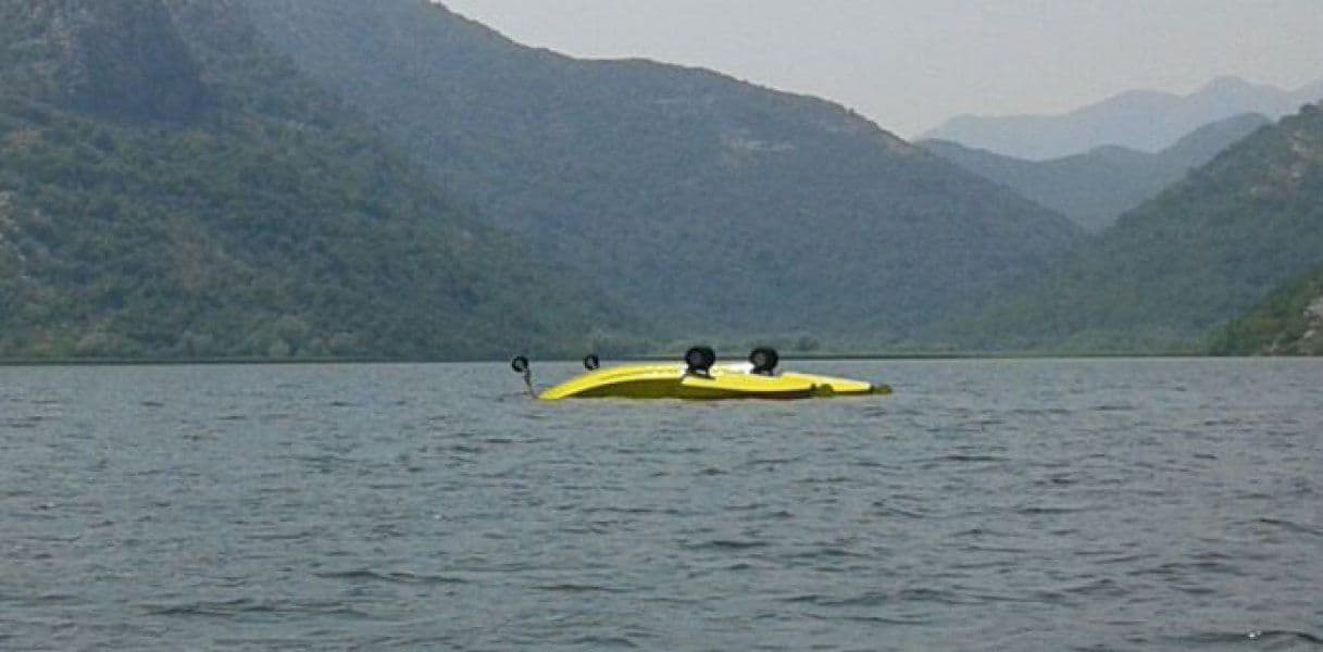 Avion koji je pao u Skadarsko jezero vrijedi dva miliona eura Avion koji je pao u Skadarsko jezero vrijedi dva miliona eura