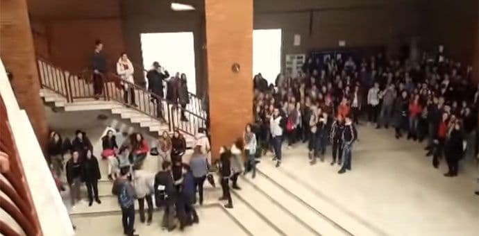 Danilovgrad: Gimnazijalcima kazne zbog sirene za vazdušnu opasnost Danilovgrad: Gimnazijalcima kazne zbog sirene za vazdušnu opasnost