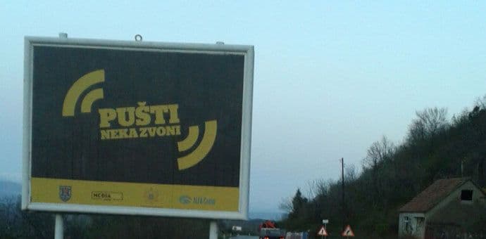 Ne koristiti mobilni telefon u vožnji Ne koristiti mobilni telefon u vožnji