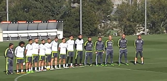 VIDEO: Minut ćutanja na treningu Reala za Johana Krojfa VIDEO: Minut ćutanja na treningu Reala za Johana Krojfa