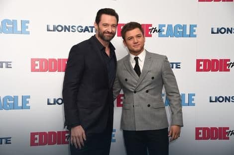 PRAVI HEROJ! Hju Džekmen spasio sina od davljenja PRAVI HEROJ! Hju Džekmen spasio sina od davljenja