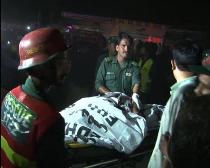 Napad u Pakistanu: Najmanje 72 mrtvih, 200 ranjenih Napad u Pakistanu: Najmanje 72 mrtvih, 200 ranjenih