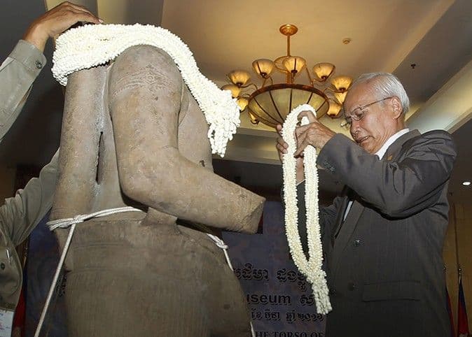 Amerika vratila Kambodži statuu boga Rame Amerika vratila Kambodži statuu boga Rame