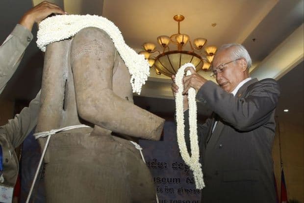 SAD vratila Kambodži statuu boga Rame iz 10. vijeka SAD vratila Kambodži statuu boga Rame iz 10. vijeka