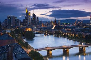 Tokom službe u crkvi u Frankfurtu više od 40 ljudi se zarazilo koronavirusom Tokom službe u crkvi u Frankfurtu više od 40 ljudi se zarazilo koronavirusom