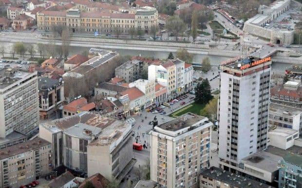 Preminula četvorogodišnja djevojčica dok su je vozili u Dom zdravlja Preminula četvorogodišnja djevojčica dok su je vozili u Dom zdravlja