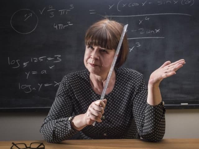 Profesorka ošišala cijelo odjeljenje Medicinske škole: "Učenici se nisu bunili, prihvatili su kaznu" Profesorka ošišala cijelo odjeljenje Medicinske škole: "Učenici se nisu bunili, prihvatili su kaznu"