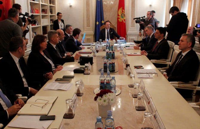 Sporazum vlasti i opozicije potpisuje se u utorak? Sporazum vlasti i opozicije potpisuje se u utorak?