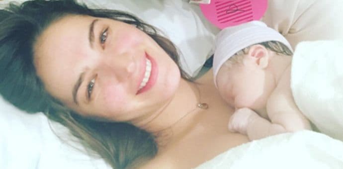 Emina Čunmuljaj rodila kćerku Emina Čunmuljaj rodila kćerku