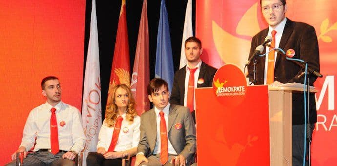 DEMOKRATSKA CG: Aktuelna vlast nema volju da se bori protiv korupcije u visokom obrazovanju DEMOKRATSKA CG: Aktuelna vlast nema volju da se bori protiv korupcije u visokom obrazovanju