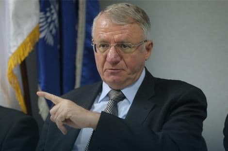 ŠEŠELJ: Srpski ministri pomažu Đukanoviću u režiranju lažnog državnog udara ŠEŠELJ: Srpski ministri pomažu Đukanoviću u režiranju lažnog državnog udara