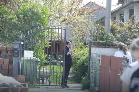 JELENIN MUŽ OSTAJE U POLICIJI Zoranov otac: Svi redom smo osumnjičeni JELENIN MUŽ OSTAJE U POLICIJI Zoranov otac: Svi redom smo osumnjičeni