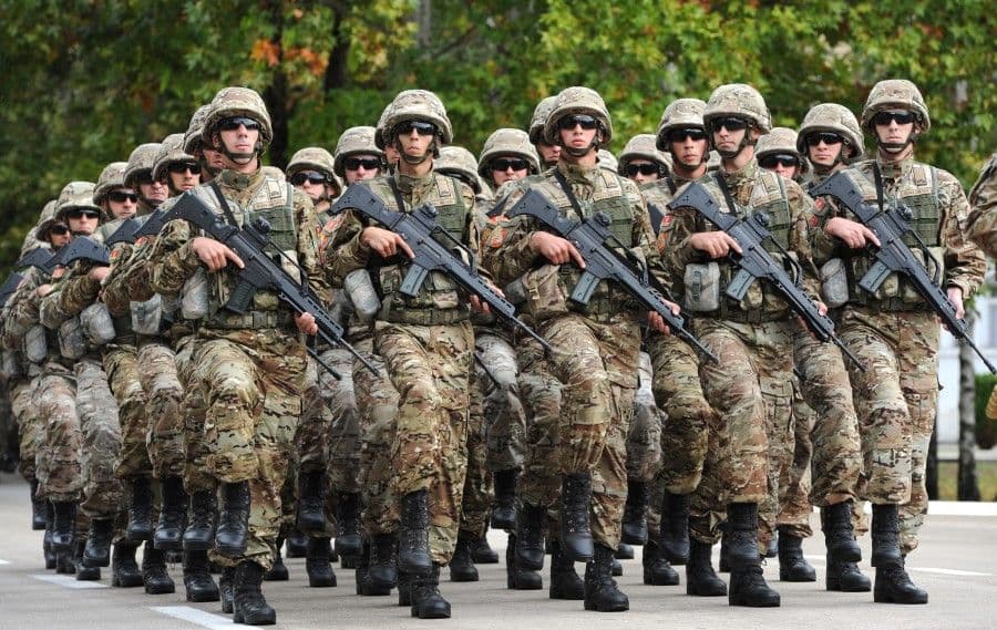 Vojni rok bi služilo 55 odsto mladih Vojni rok bi služilo 55 odsto mladih