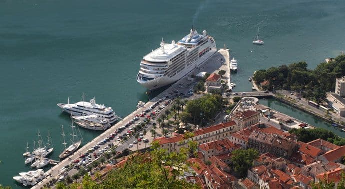 Očekuju pola miliona putnika Očekuju pola miliona putnika